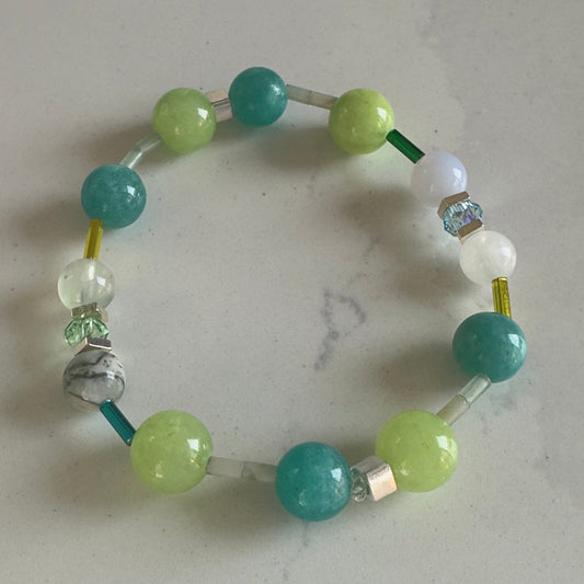 Ease & Bloom - Aventurine & Crystal Bracelet