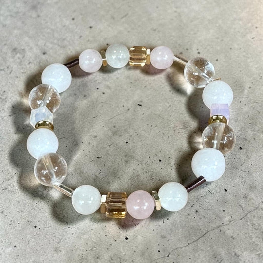 Soft Light - Moonstone & Quartz Bracelet